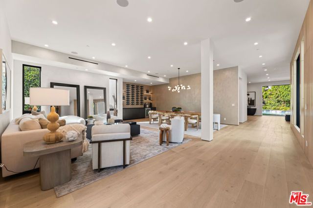 11929 Brentwood Grove Drive, Los Angeles, CA 90049