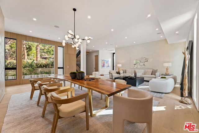 11929 Brentwood Grove Drive, Los Angeles, CA 90049