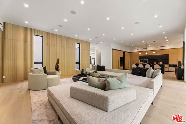 11929 Brentwood Grove Drive, Los Angeles, CA 90049