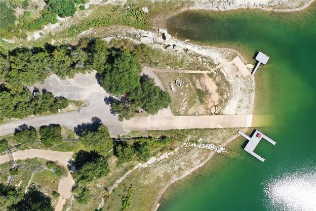 2742 Tradewind DR, Spicewood, TX 78669