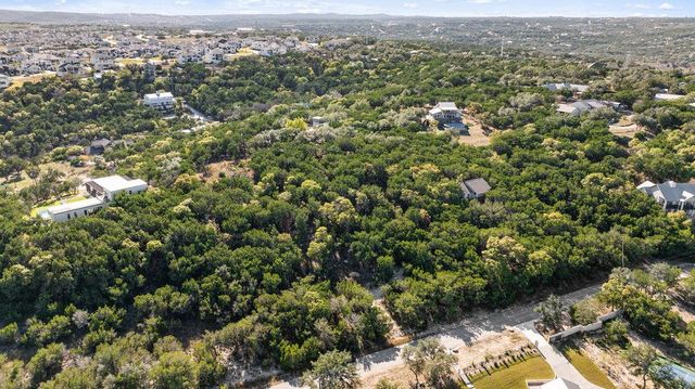 2742 Tradewind DR, Spicewood, TX 78669