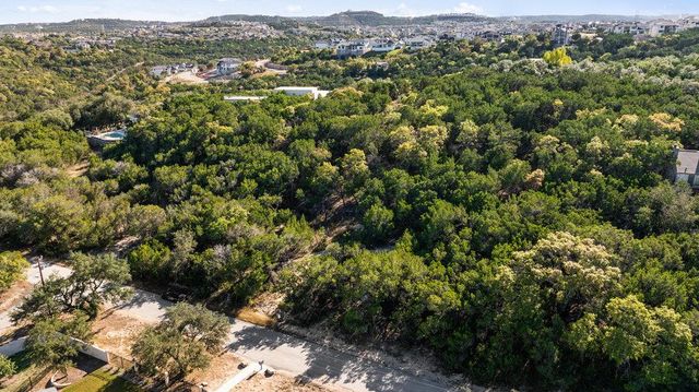 2742 Tradewind DR, Spicewood, TX 78669