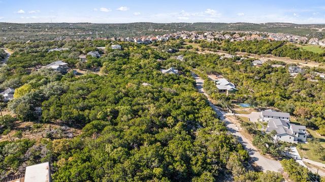 2742 Tradewind DR, Spicewood, TX 78669