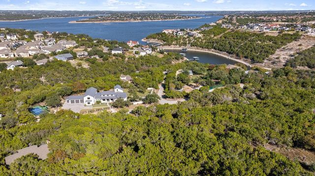 2742 Tradewind DR, Spicewood, TX 78669