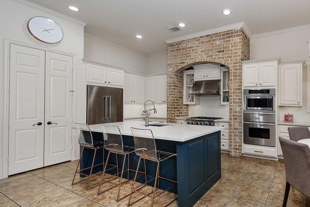 55 Mason Pond Place, The Woodlands, TX 77381