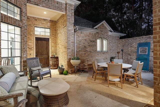 55 Mason Pond Place, The Woodlands, TX 77381