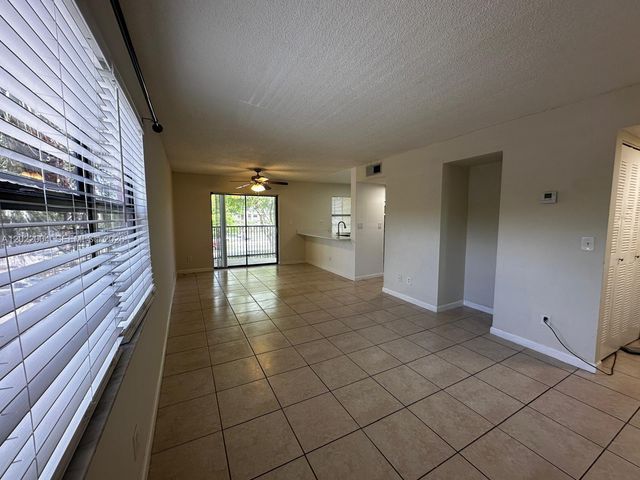3400 Foxcroft Rd 301, Miramar, FL 33025