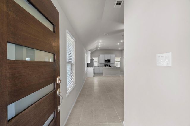 2011 Oak Leaf Court, Manvel, TX 77578