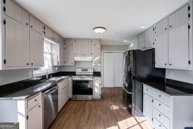 4284 SE Village Green Circle, Conyers, GA 30013