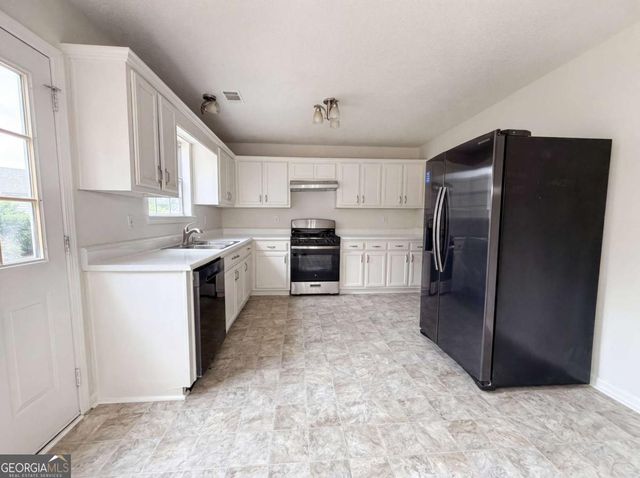 2690 Lolli Court, Ellenwood, GA 30294