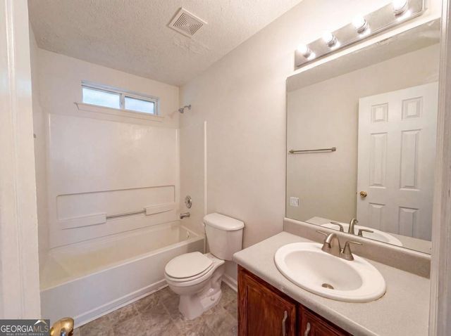 2690 Lolli Court, Ellenwood, GA 30294