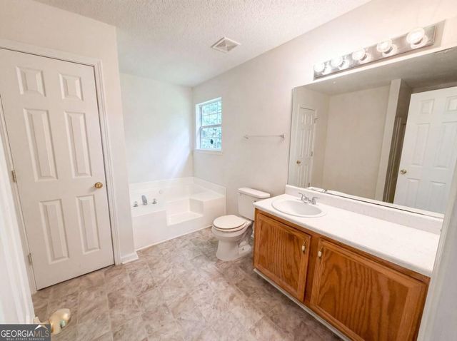 2690 Lolli Court, Ellenwood, GA 30294