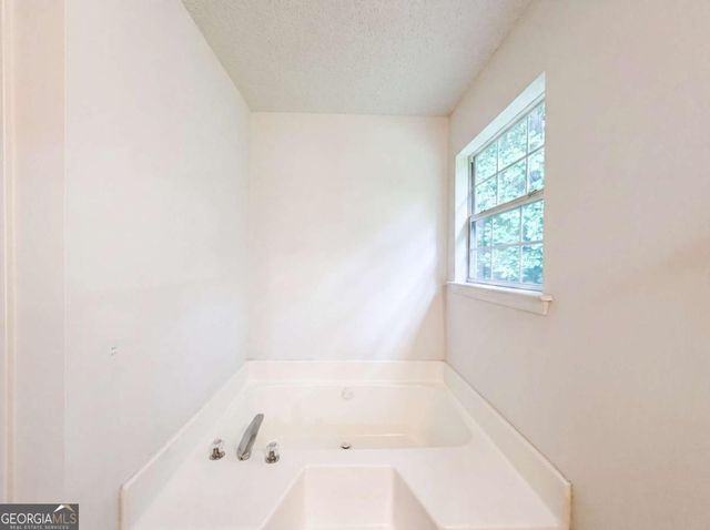 2690 Lolli Court, Ellenwood, GA 30294