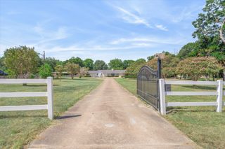 1609 E Farmers Road, Seagoville, TX 75159