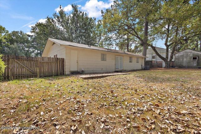 145 W Lisa Drive, Pearl, MS 39208