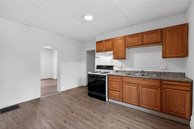 405 Main St, Coraopolis, PA 15108