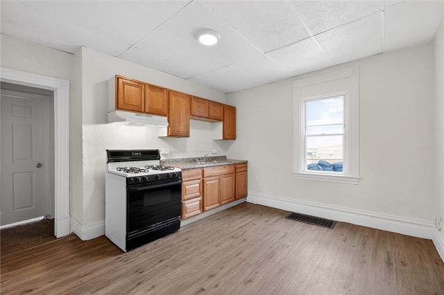 405 Main St, Coraopolis, PA 15108