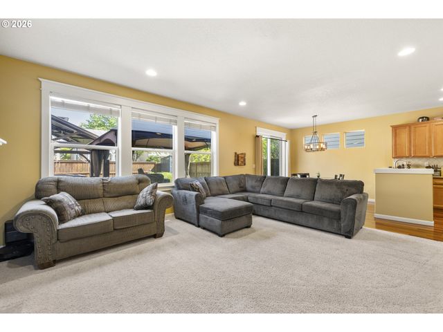 328 N OAK LEAF St, Newberg, OR 97132