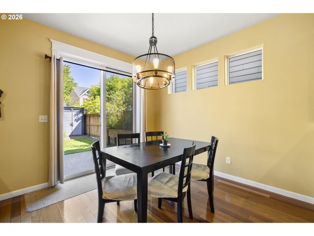 328 N OAK LEAF St, Newberg, OR 97132