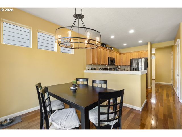 328 N OAK LEAF St, Newberg, OR 97132