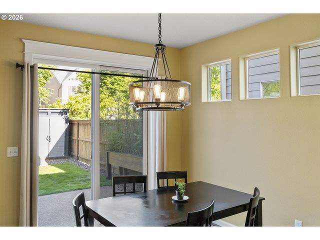 328 N OAK LEAF St, Newberg, OR 97132