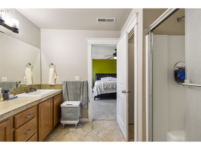 328 N OAK LEAF St, Newberg, OR 97132