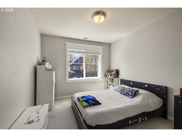 328 N OAK LEAF St, Newberg, OR 97132
