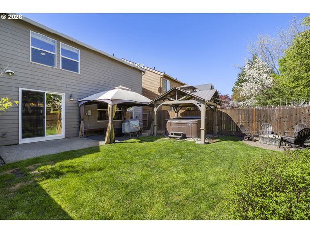 328 N OAK LEAF St, Newberg, OR 97132