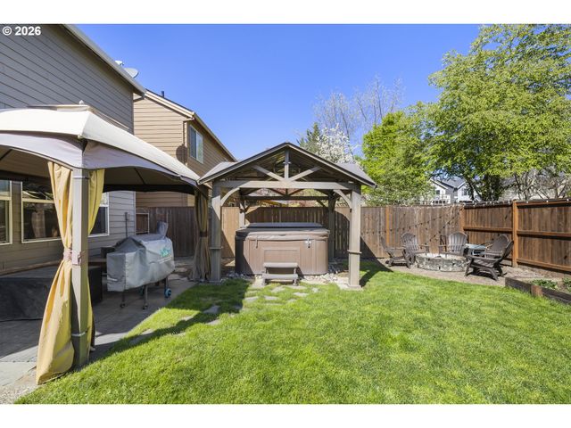 328 N OAK LEAF St, Newberg, OR 97132