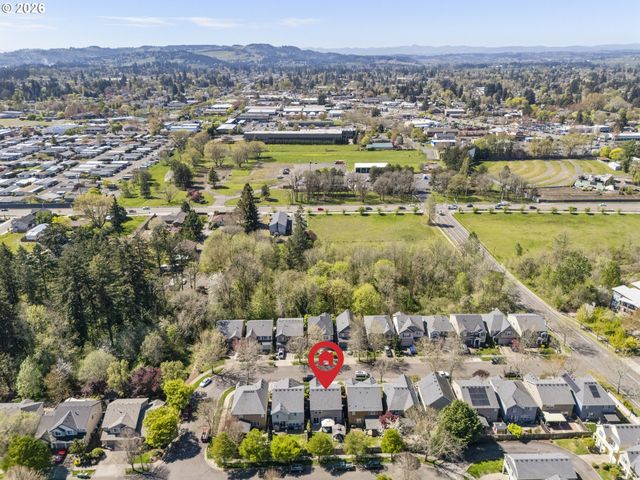 328 N OAK LEAF St, Newberg, OR 97132