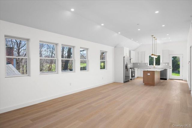 209 Prospect Avenue, White Plains, NY 10607