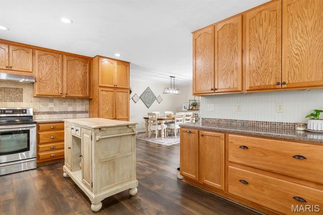 9 Nottingham Court, Lake Sherwood, MO 63357