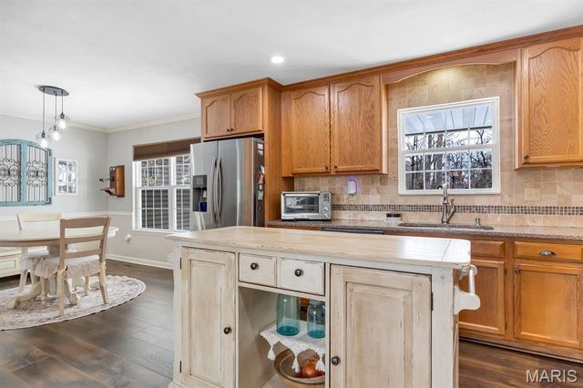 9 Nottingham Court, Lake Sherwood, MO 63357