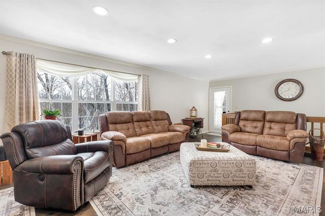 9 Nottingham Court, Lake Sherwood, MO 63357