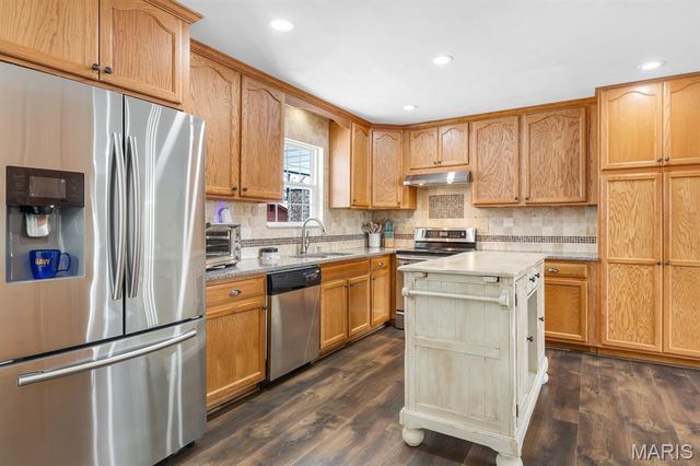 9 Nottingham Court, Lake Sherwood, MO 63357