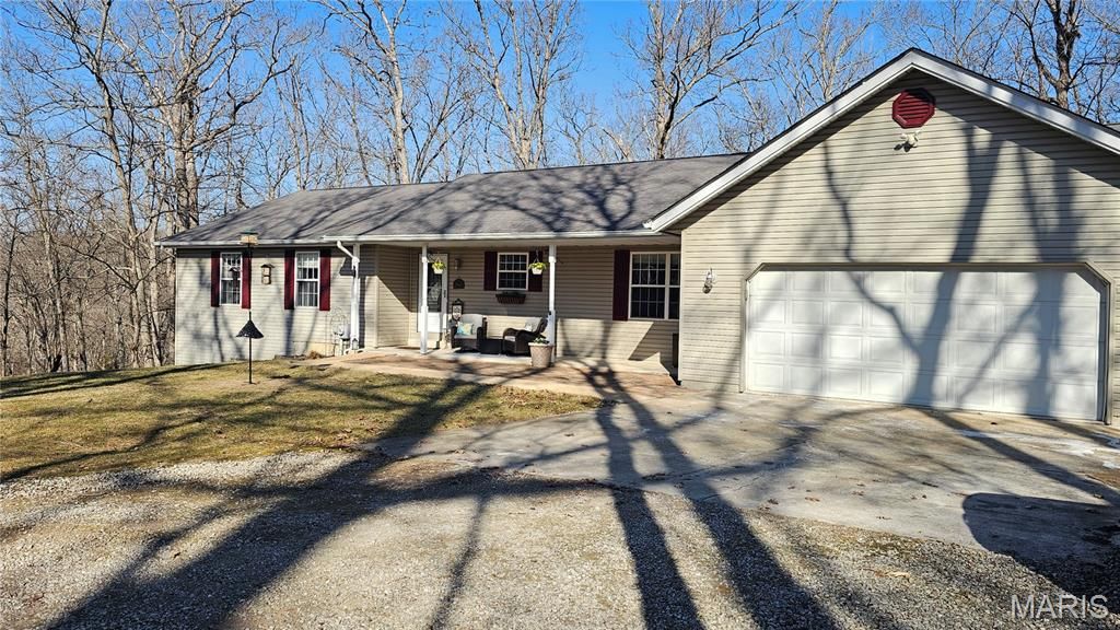 9 Nottingham Court, Lake Sherwood, MO 63357