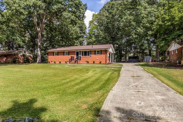 308 Forest Park Road, Matthews, NC 28104