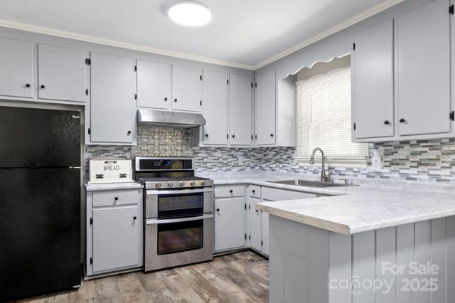 308 Forest Park Road, Matthews, NC 28104