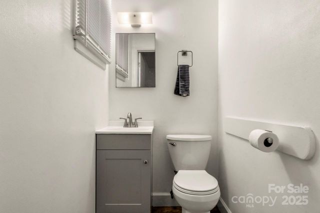 308 Forest Park Road, Matthews, NC 28104