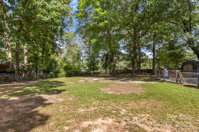 308 Forest Park Road, Matthews, NC 28104