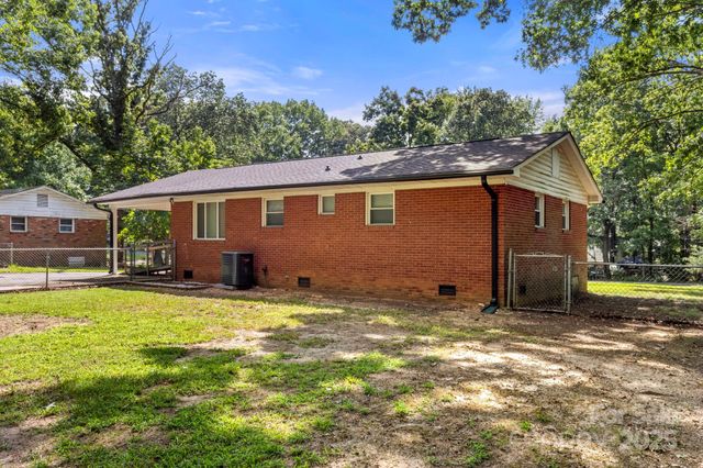 308 Forest Park Road, Matthews, NC 28104