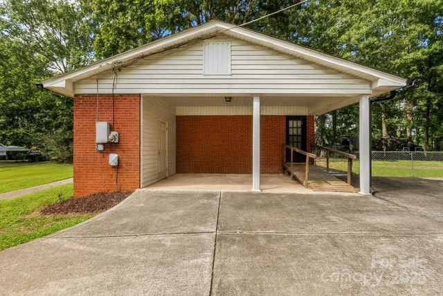 308 Forest Park Road, Matthews, NC 28104