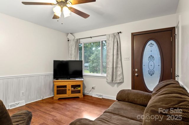 308 Forest Park Road, Matthews, NC 28104