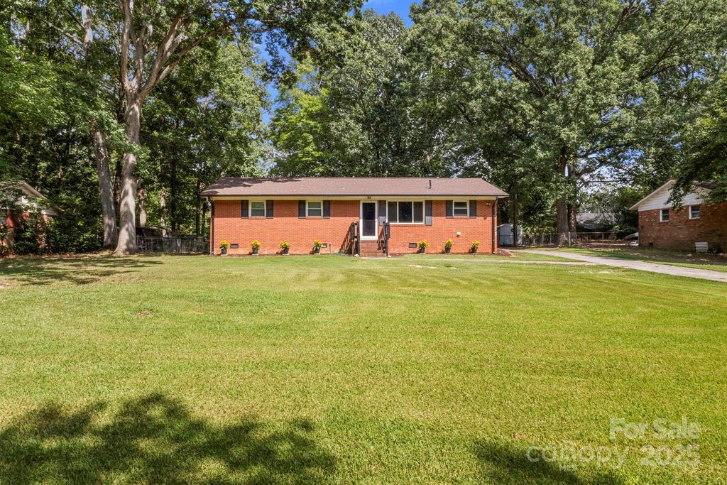 308 Forest Park Road, Matthews, NC 28104