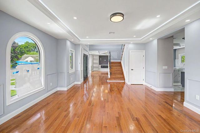 16 Violet Avenue, Hicksville, NY 11801