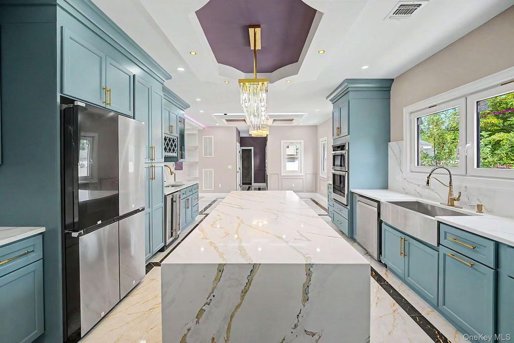 16 Violet Avenue, Hicksville, NY 11801 — photo 3