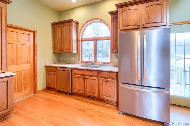 845 Oak Tree Lane, Lapeer Township, MI 48446