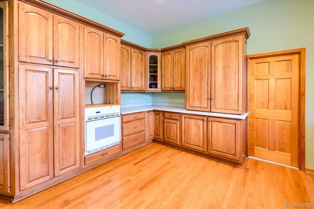845 Oak Tree Lane, Lapeer Township, MI 48446