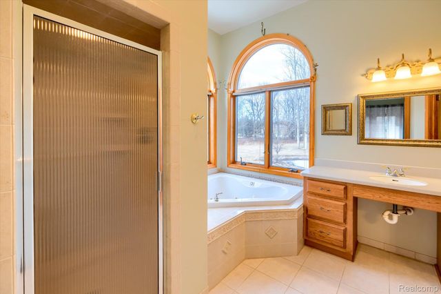 845 Oak Tree Lane, Lapeer Township, MI 48446