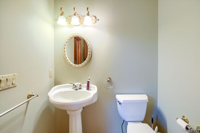 845 Oak Tree Lane, Lapeer Township, MI 48446